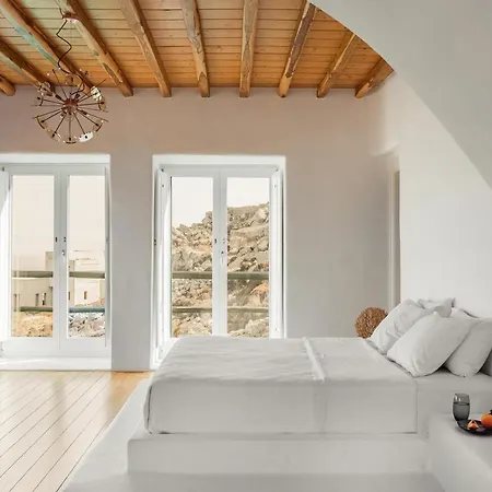Villa The Crown Estate In Psarou By Divine Sa